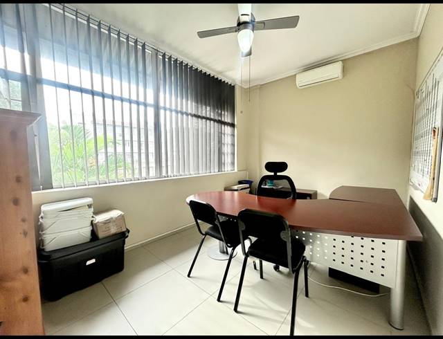 20M² OFFICE TO LET IN ESSENWOOD